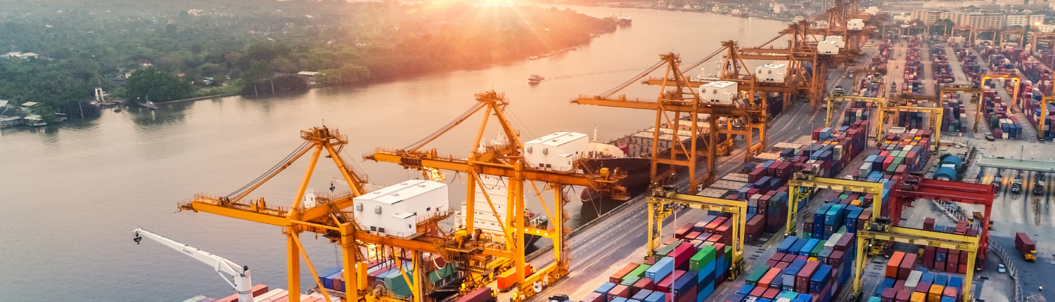 Container Hafen Schiff Handel Industrie Kreditversicherng Forderungsausfall Warenkreditversicherung